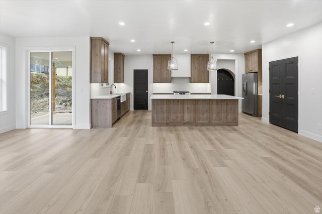 128 N 900 E, Hyde Park, UT 84318