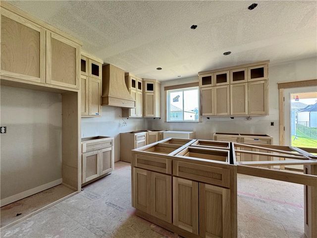 7711 NE 103rd Terrace, Kansas City, MO 64157