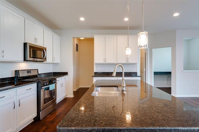 897 Harrison Street, Canton, MI 48188