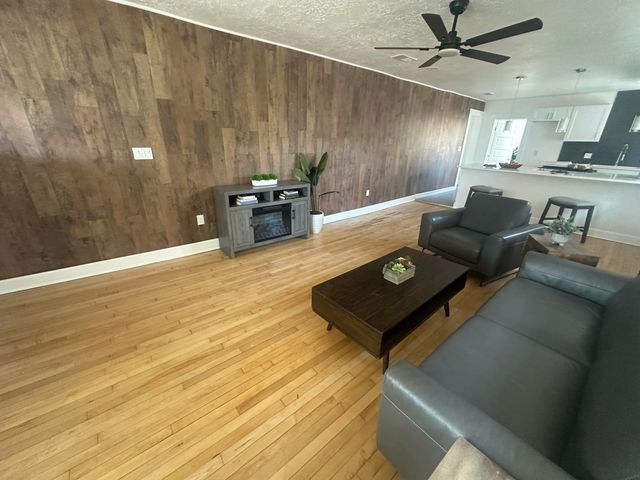 813 Marquette Avenue NW, Albuquerque, NM 87102