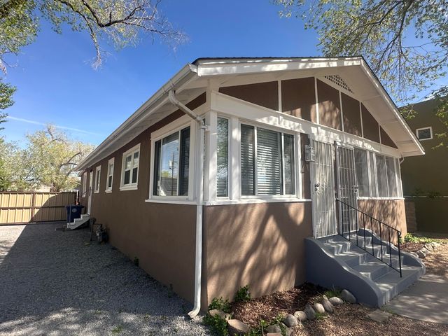 813 Marquette Avenue NW, Albuquerque, NM 87102