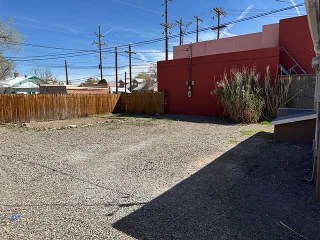 813 Marquette Avenue NW, Albuquerque, NM 87102