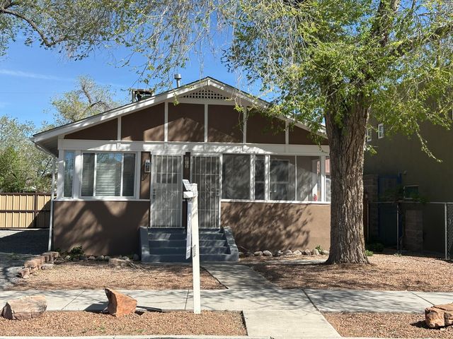813 Marquette Avenue NW, Albuquerque, NM 87102