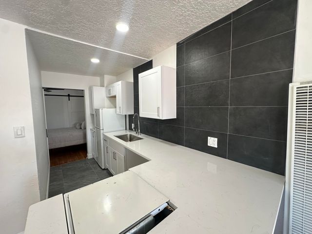 813 Marquette Avenue NW, Albuquerque, NM 87102