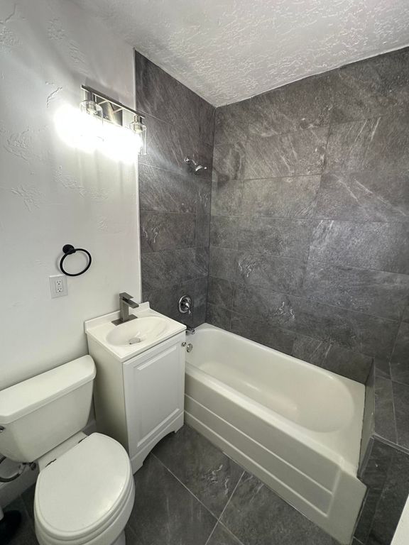 813 Marquette Avenue NW, Albuquerque, NM 87102