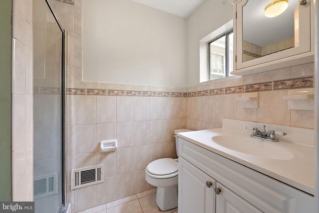 6 VILONE PL, Wilmington, DE 19805