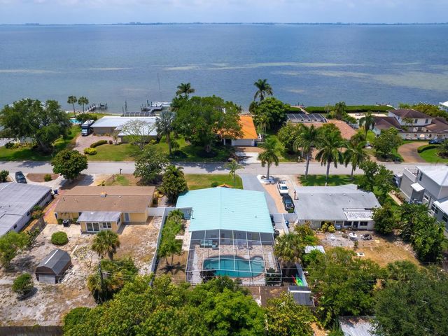 3115 BAY DRIVE, Bradenton, FL 34207