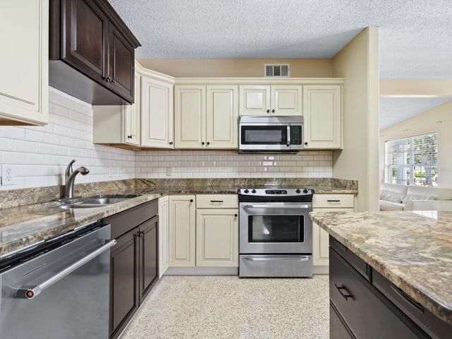 3115 BAY DRIVE, Bradenton, FL 34207