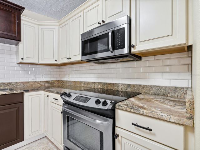 3115 BAY DRIVE, Bradenton, FL 34207