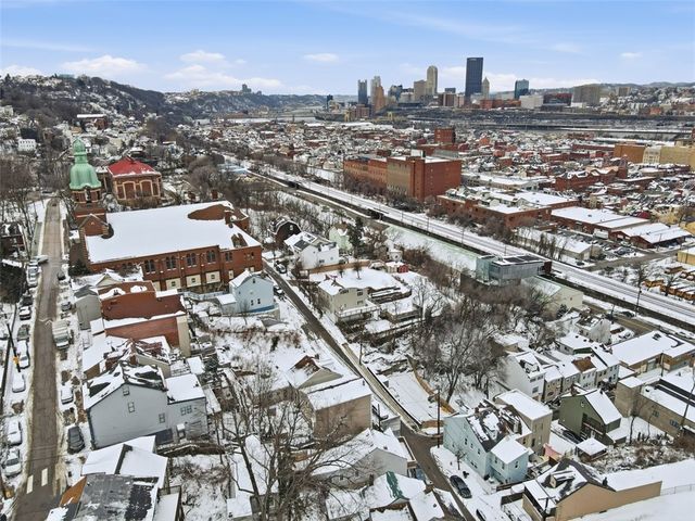 2400 Leticoe St, South Side, PA 15203