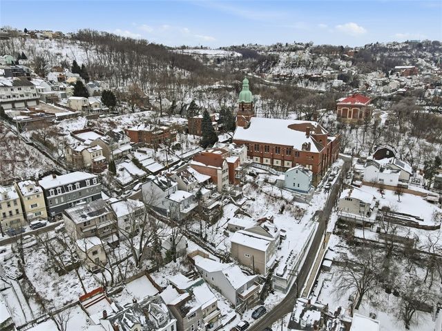 2400 Leticoe St, South Side, PA 15203