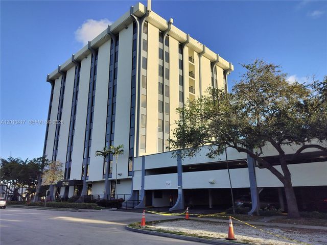 12550 Biscayne Blvd 605, North Miami, FL 33181