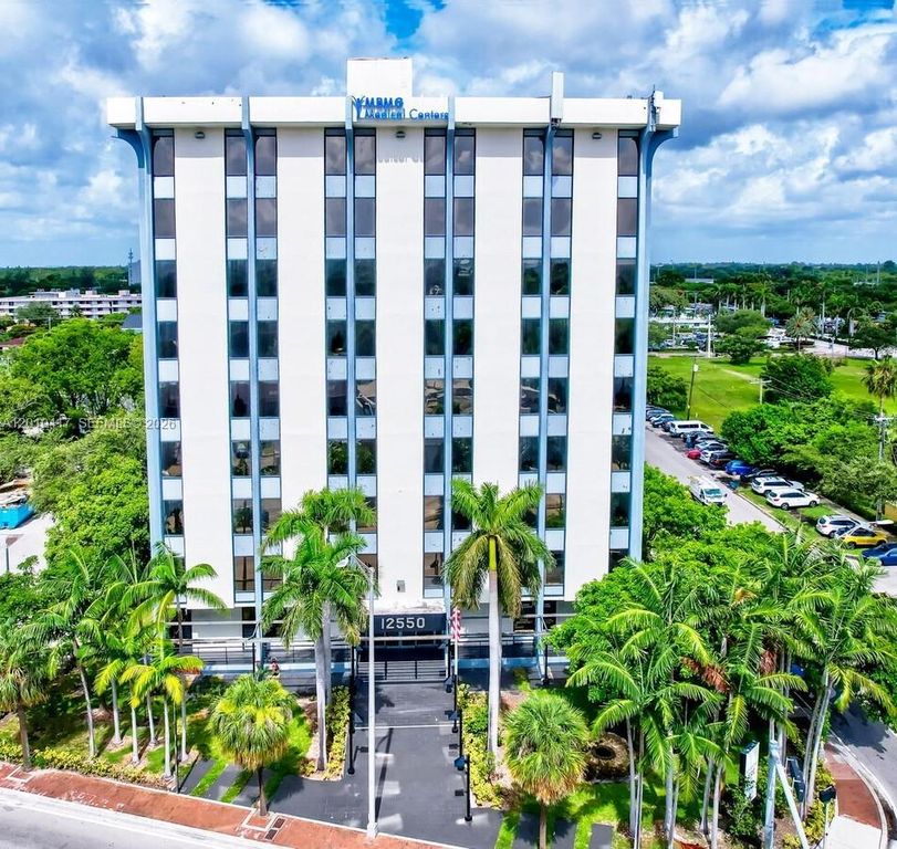 12550 Biscayne Blvd 605, North Miami, FL 33181