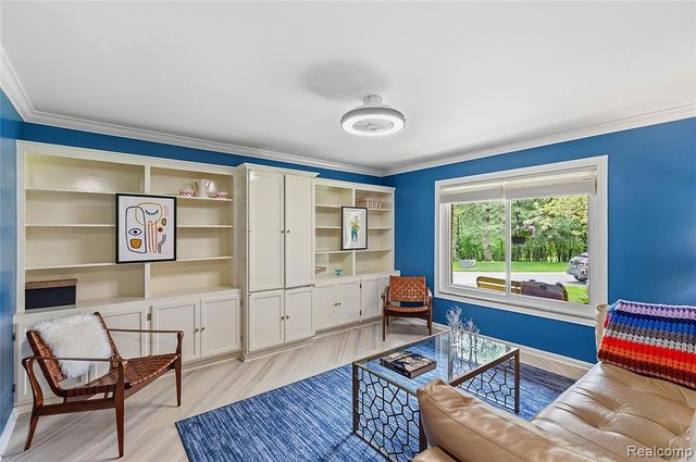 4042 Chablis Street, West Bloomfield, MI 48323