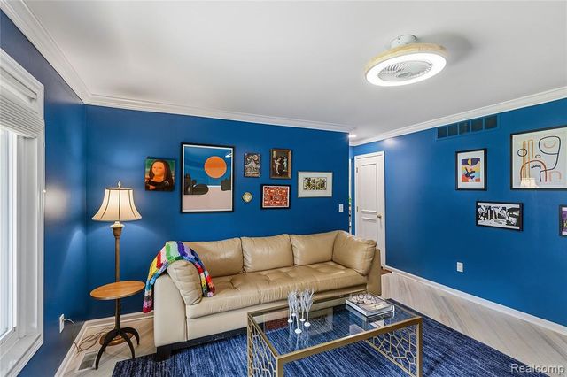 4042 Chablis Street, West Bloomfield, MI 48323