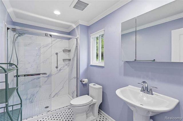 4042 Chablis Street, West Bloomfield, MI 48323