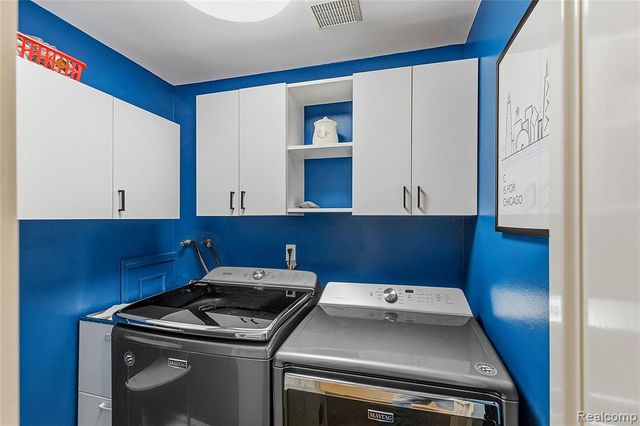 4042 Chablis Street, West Bloomfield, MI 48323
