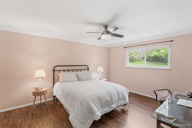 4042 Chablis Street, West Bloomfield, MI 48323