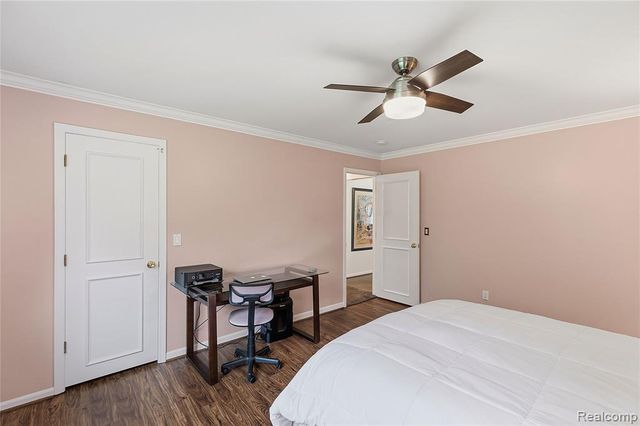 4042 Chablis Street, West Bloomfield, MI 48323
