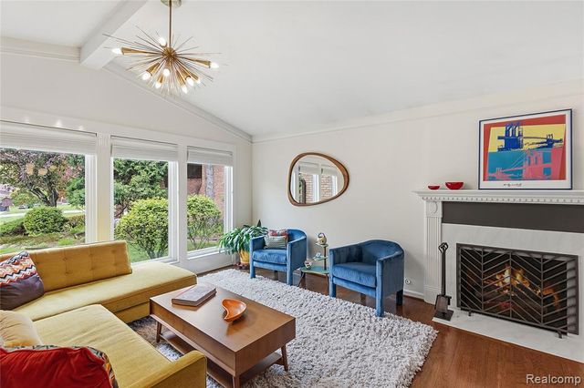 4042 Chablis Street, West Bloomfield, MI 48323