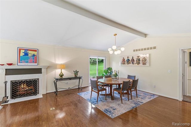 4042 Chablis Street, West Bloomfield, MI 48323