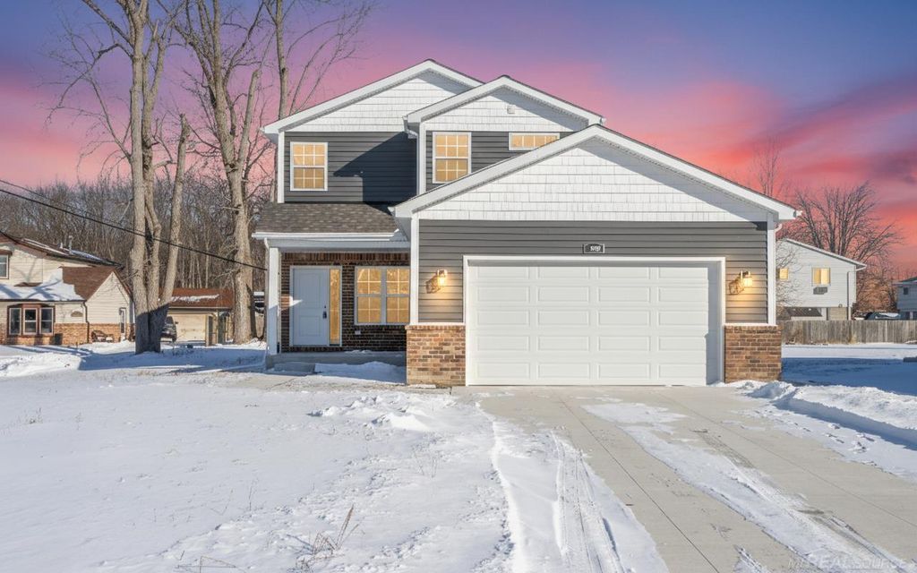 28845 Anchor Drive, Chesterfield Twp, MI 48047
