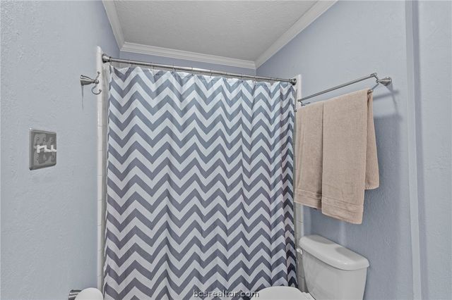 3517 Oak Hollow, Bryan, TX 77802