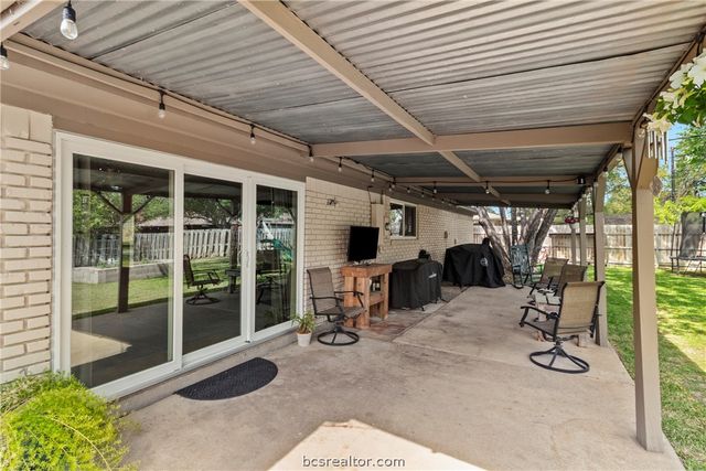 3517 Oak Hollow, Bryan, TX 77802