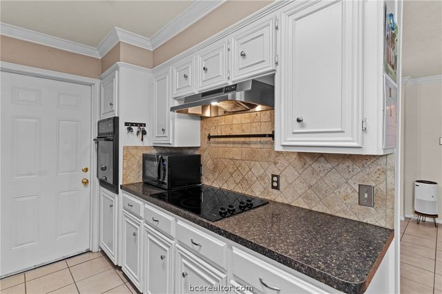 3517 Oak Hollow, Bryan, TX 77802