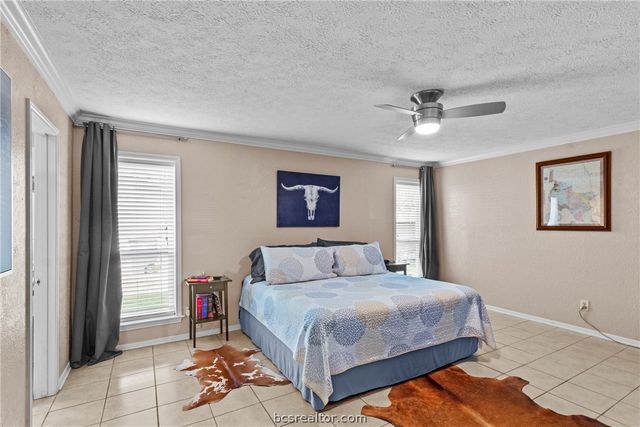 3517 Oak Hollow, Bryan, TX 77802