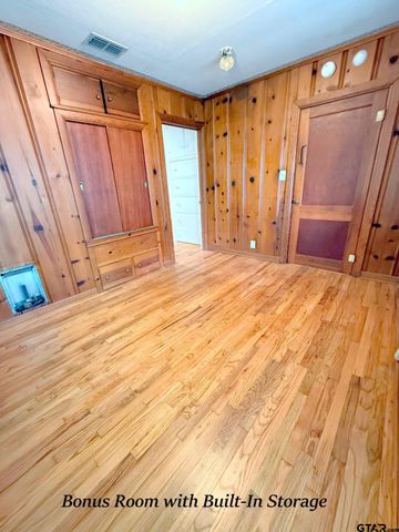 902 W 9th St., Tyler, TX 75701