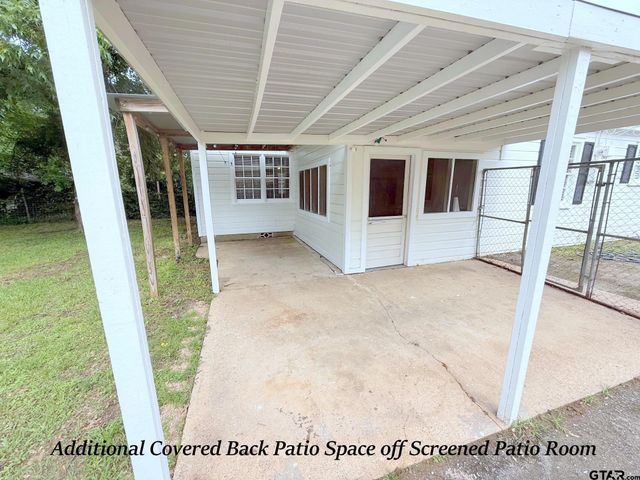 902 W 9th St., Tyler, TX 75701