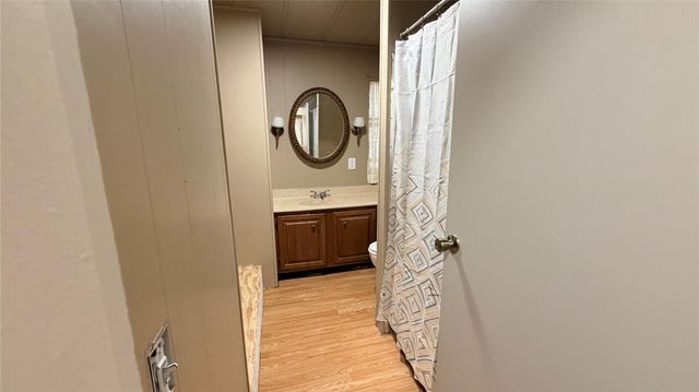 247 N Onalaska, Onalaska, TX 77360