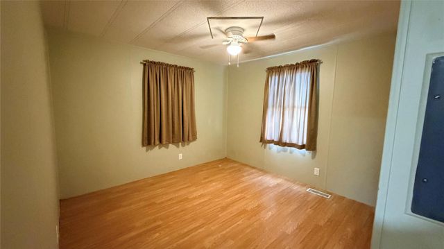 247 N Onalaska, Onalaska, TX 77360