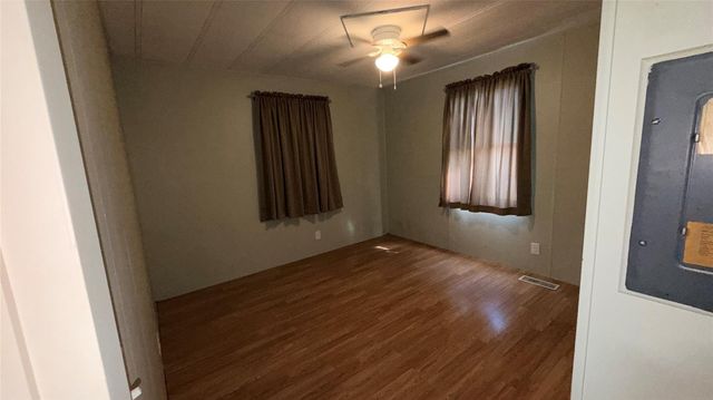 247 N Onalaska, Onalaska, TX 77360