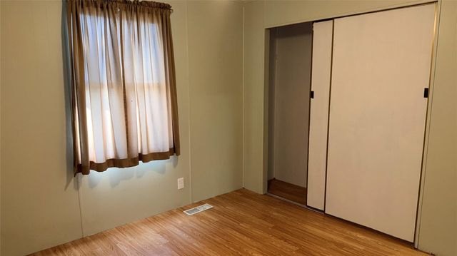 247 N Onalaska, Onalaska, TX 77360