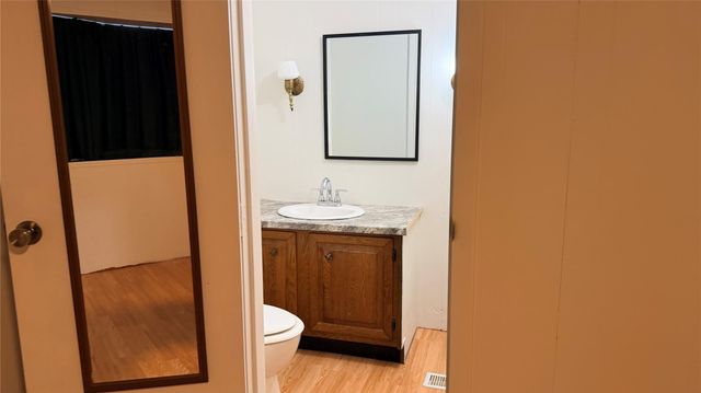 247 N Onalaska, Onalaska, TX 77360