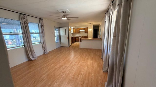 247 N Onalaska, Onalaska, TX 77360