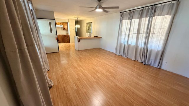 247 N Onalaska, Onalaska, TX 77360