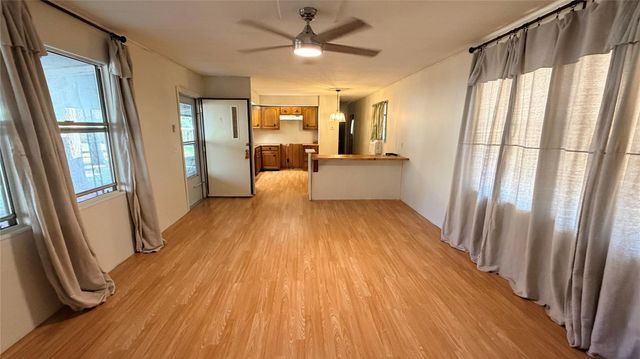 247 N Onalaska, Onalaska, TX 77360