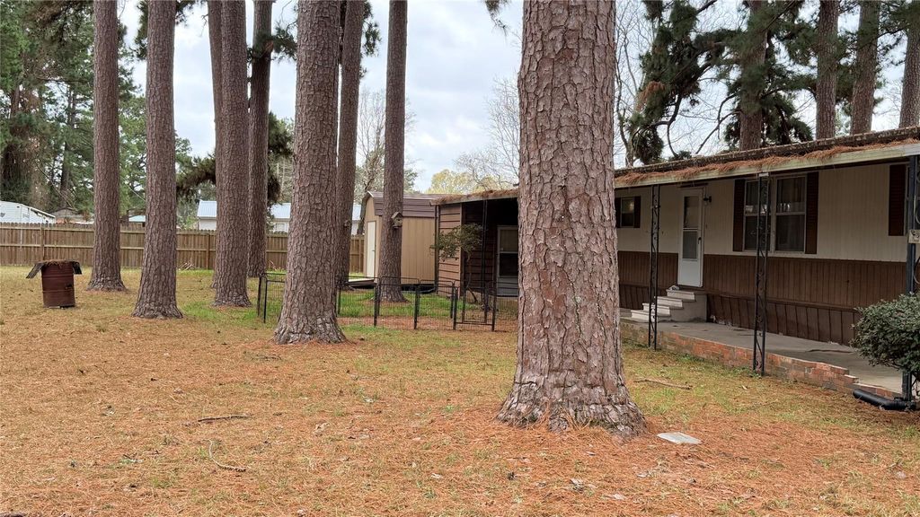 247 N Onalaska, Onalaska, TX 77360