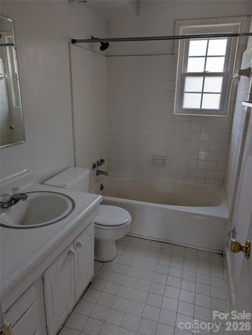 916 Mcalway Road D, Charlotte, NC 28211