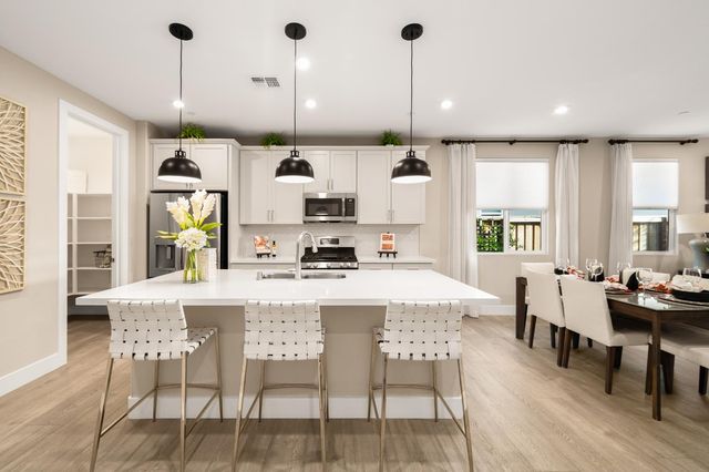 9450 Preservation St, Roseville, CA 95747