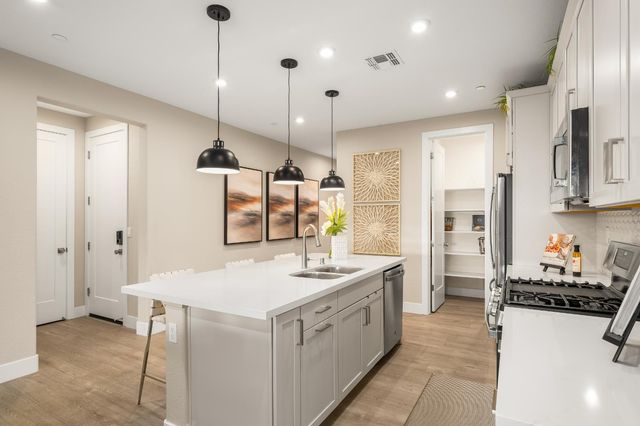 9450 Preservation St, Roseville, CA 95747