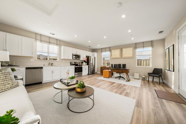9450 Preservation St, Roseville, CA 95747