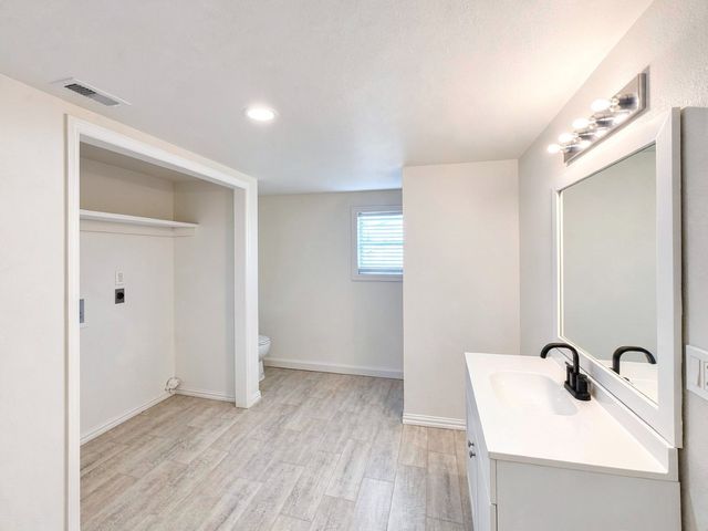 1414 N Binkley Avenue, Sherman, TX 75092