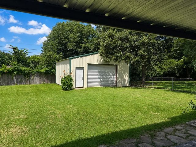 1414 N Binkley Avenue, Sherman, TX 75092