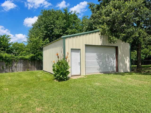 1414 N Binkley Avenue, Sherman, TX 75092