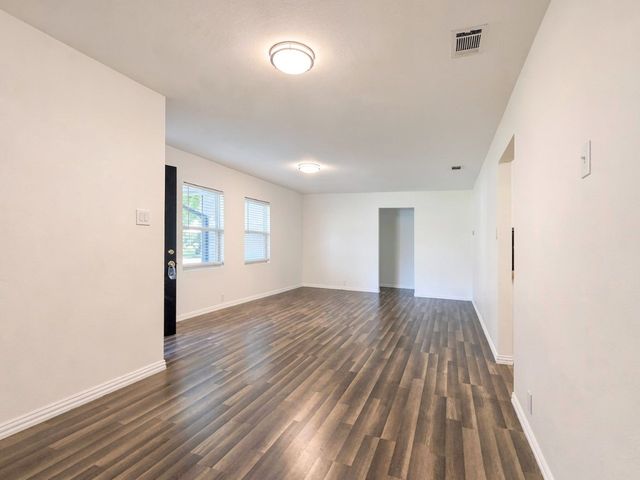 1414 N Binkley Avenue, Sherman, TX 75092