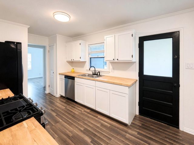 1414 N Binkley Avenue, Sherman, TX 75092